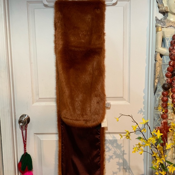 Banana Republic Faux Fur Scarf - Picture 3 of 4